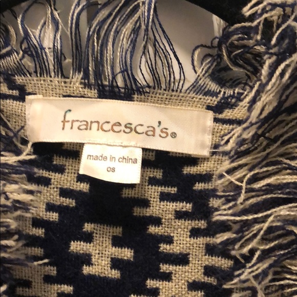 Francesca’s shall - Picture 2 of 2